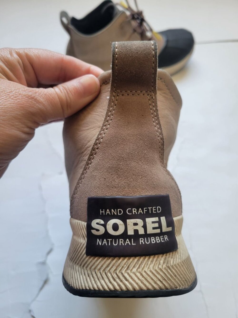 SOREL Out 'N About III Classic boots taupe suede upper black rubber Shell Sz 8.5 - Picture 6 of 9